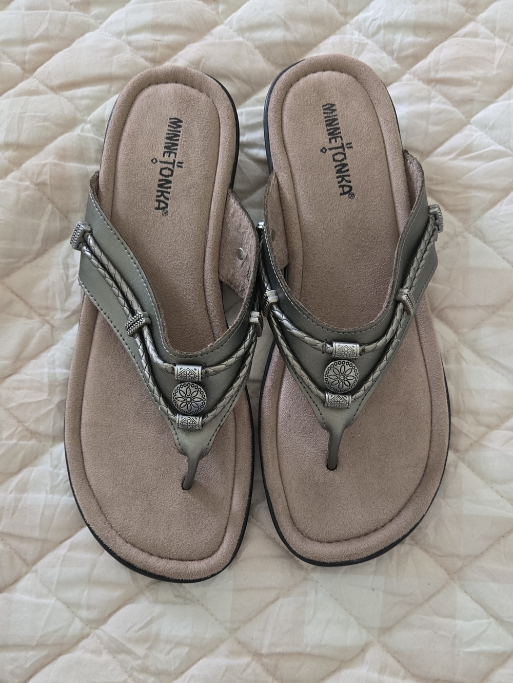 Minnetonka Women's Metallic Taupe Braided Thong Sandals